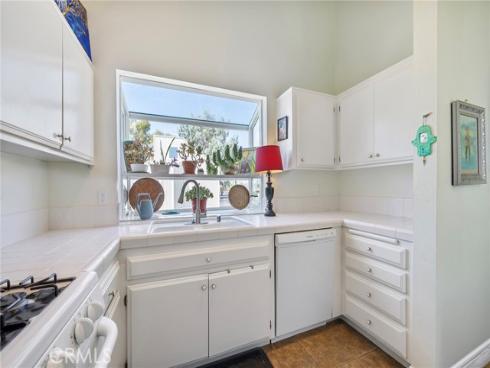15732 S B A , Tustin, CA