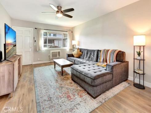 674 W Main A Street, Tustin, CA