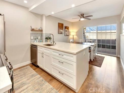 674 W Main A Street, Tustin, CA