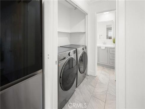 1111 E 1st  , Tustin, CA