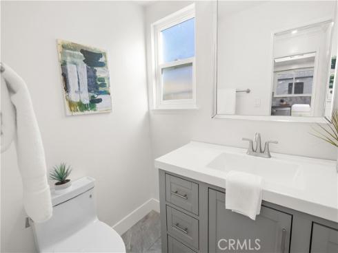 1111 E 1st  , Tustin, CA
