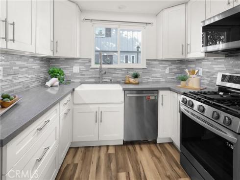 1111 E 1st  , Tustin, CA