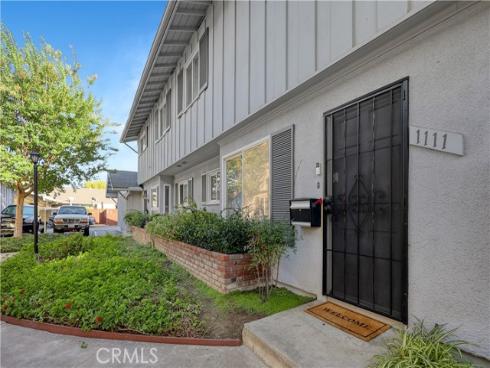 1111 E 1st  , Tustin, CA