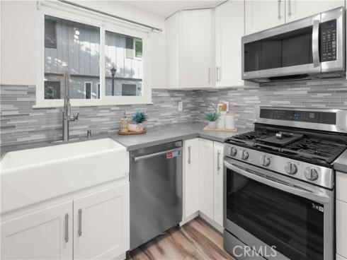 1111 E 1st  , Tustin, CA