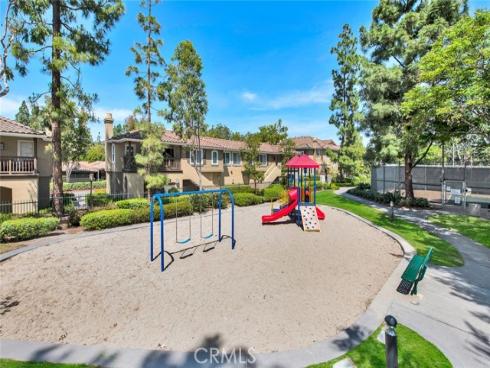 186  Gallery   Way, Tustin, CA