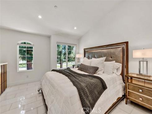 186  Gallery   Way, Tustin, CA