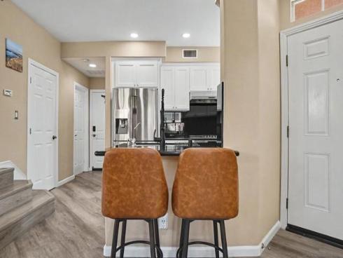 73  Westwind Dr  , Tustin, CA