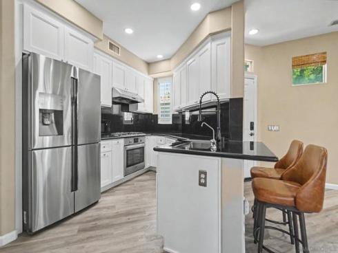 73  Westwind Dr  , Tustin, CA