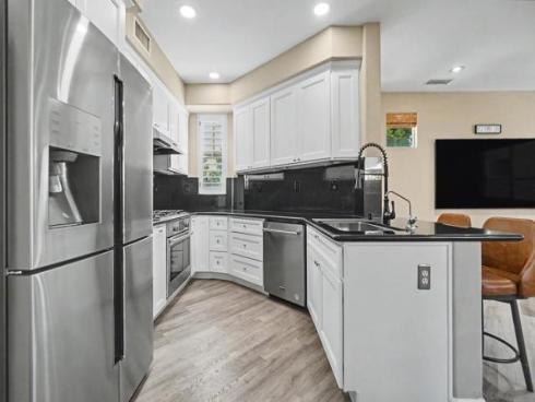 73  Westwind Dr  , Tustin, CA