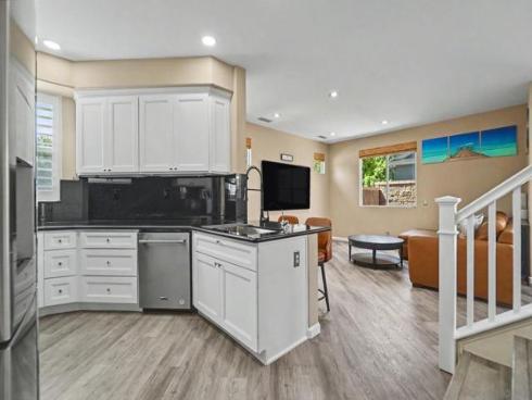 73  Westwind Dr  , Tustin, CA