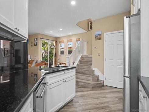 73  Westwind Dr  , Tustin, CA