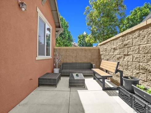 73  Westwind Dr  , Tustin, CA