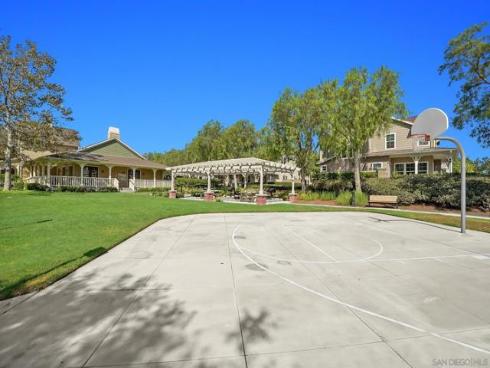 73  Westwind Dr  , Tustin, CA