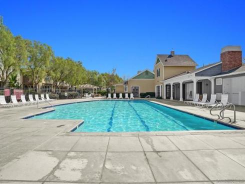 73  Westwind Dr  , Tustin, CA