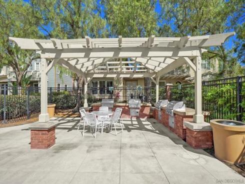 73  Westwind Dr  , Tustin, CA