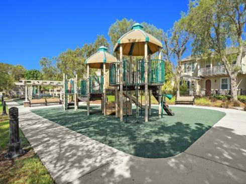 73  Westwind Dr  , Tustin, CA