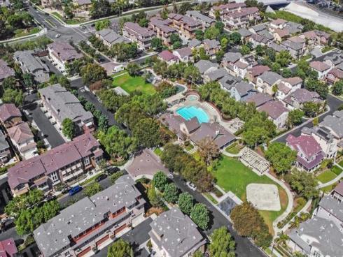 73  Westwind Dr  , Tustin, CA