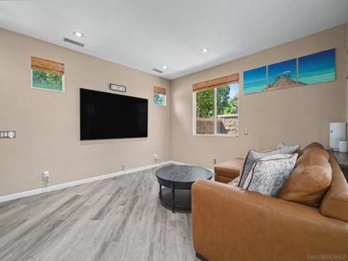73  Westwind Dr  , Tustin, CA