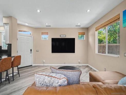 73  Westwind Dr  , Tustin, CA