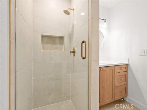 655 W 6th A , Tustin, CA