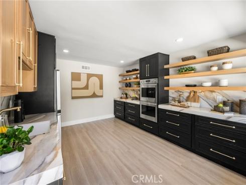 10282 Old Lamplighter Lane, Villa Park, CA