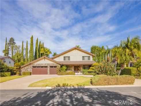 18411 Hillcrest