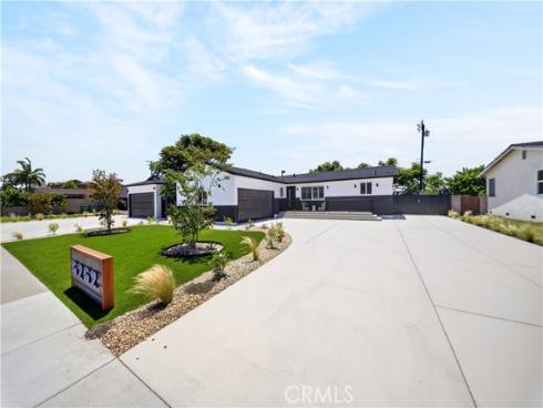 6262  Chinook  , Westminster, CA