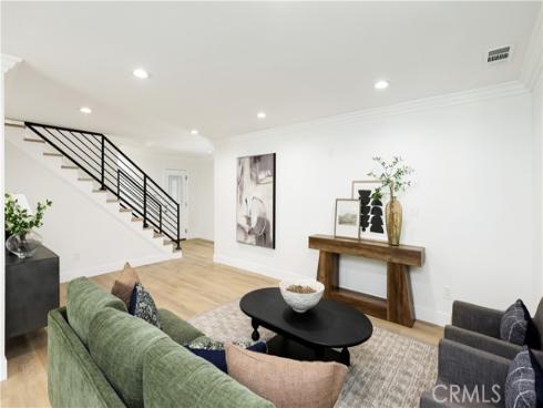 13631 University , Westminster, CA