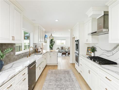 13631 University , Westminster, CA