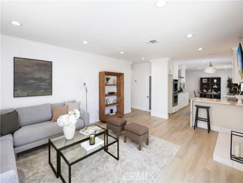 13631 University , Westminster, CA