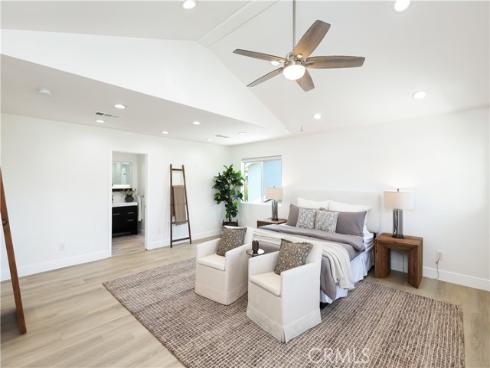 13631 University , Westminster, CA