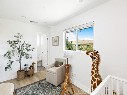 13631 University , Westminster, CA