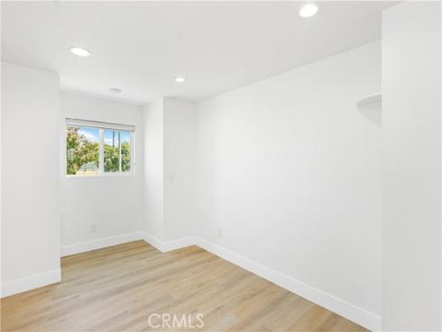 13631 University , Westminster, CA