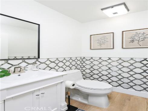 13631 University , Westminster, CA