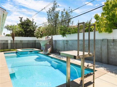 13631 University , Westminster, CA
