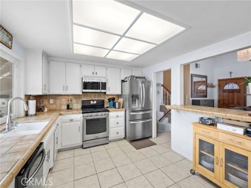 14122  Uxbridge   Street, Westminster, CA