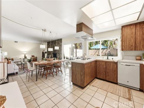 8821  Tamarisk  , Westminster, CA