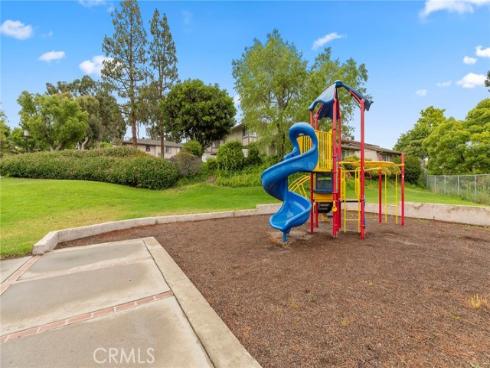 6431  New Gate  , Yorba Linda, CA