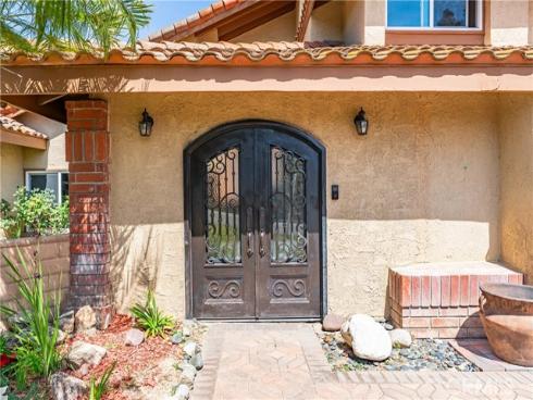 6000  Highland  , Yorba Linda, CA