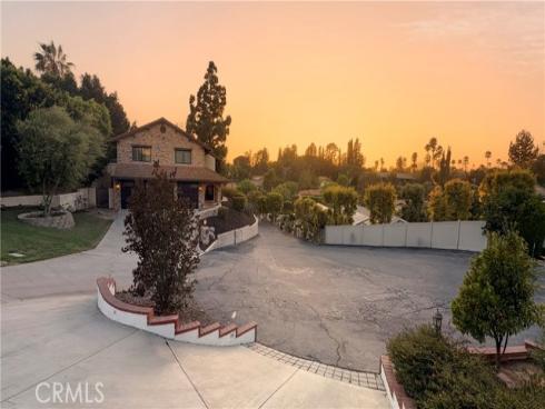19122  Laura   Lane, Yorba Linda, CA