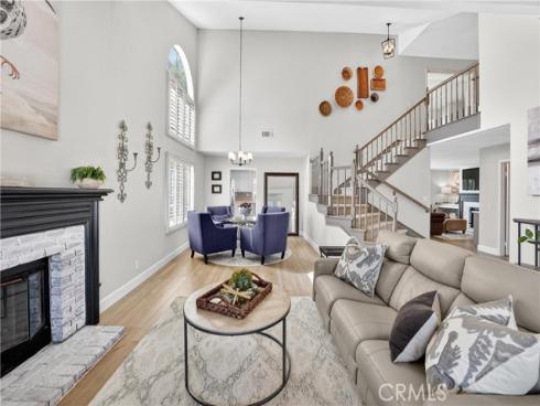 5515 Camino Vista